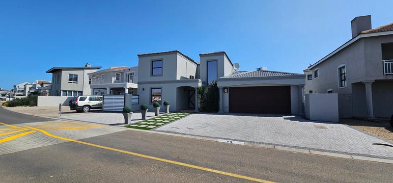 4 Bedroom Property for Sale in Calypso Beach Western Cape